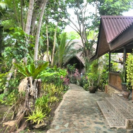 Bananaland Cottages Tawala  Kültér fotó
